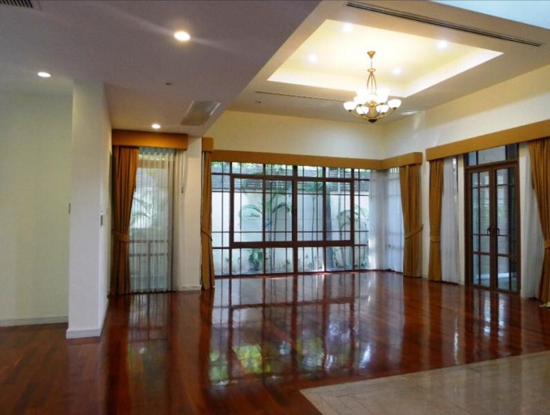 Baan Sansiri Sukhumvit 67 For Sale